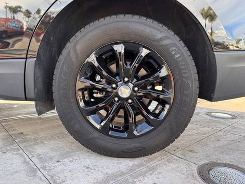 Used 2021 Chevrolet Equinox LS image 10