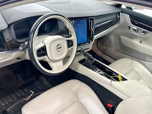 Used 2018 Volvo S90 T5 Momentum w/ Convenience Package image 7