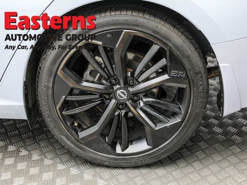 Used 2023 Nissan Altima 2.5 SR w/ SR Premium Package image 8