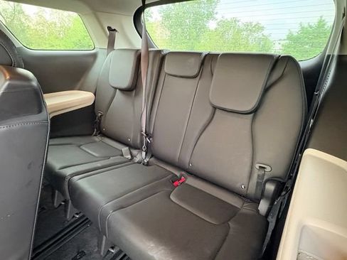 Certified 2024 Kia Carnival LX FWD image 11