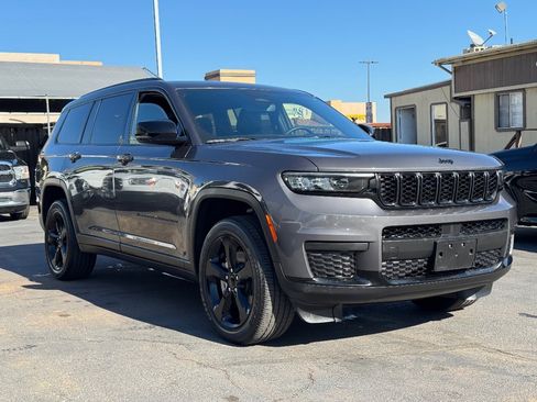 Used 2023 Jeep Grand Cherokee L Laredo image 4