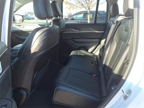 Certified 2024 Jeep Grand Cherokee Limited image 13