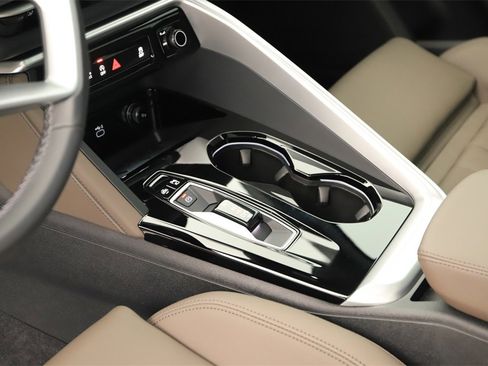 New 2025 Audi Q5 Premium Plus image 17