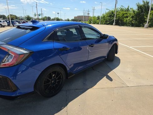 Used 2017 Honda Civic Sport image 3