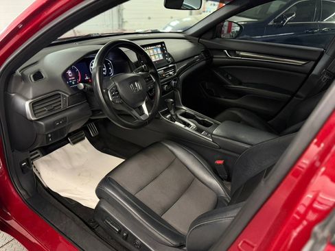 Used 2018 Honda Accord Sport image 15