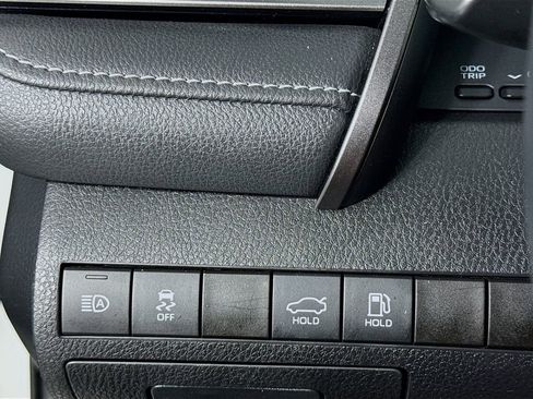 Used 2020 Toyota Camry SE FWD image 15