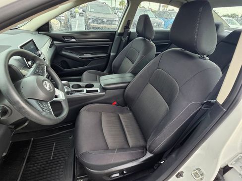 Certified 2025 Nissan Altima 2.5 SV FWD image 13