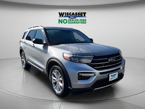 Used 2023 Ford Explorer XLT w/ Equipment Group 202A AWD/4WD image 25