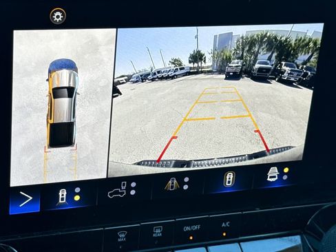 Used 2024 Chevrolet Colorado Trail Boss w/ Technology Package image 21