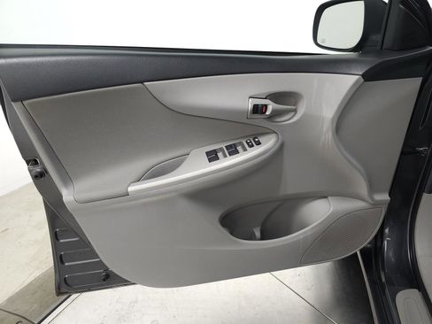 Used 2013 Toyota Corolla LE FWD image 10