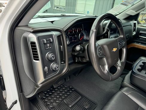 Used 2017 Chevrolet Silverado 1500 LTZ AWD/4WD image 6