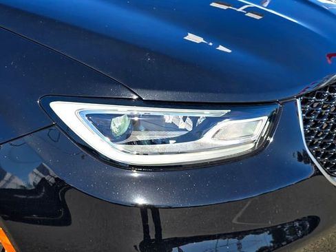 New 2026 Chrysler Pacifica Pinnacle image 32