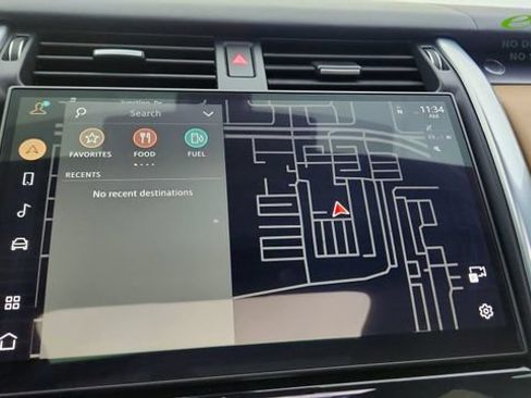 Used 2024 Land Rover Discovery Metropolitan Edition AWD/4WD image 63