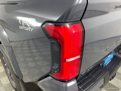 Used 2024 Toyota Tacoma TRD Sport AWD/4WD image 18