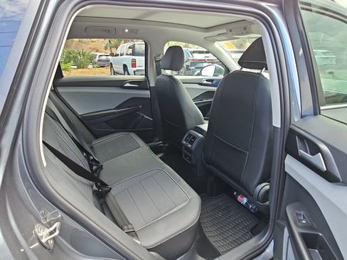Certified 2022 Volkswagen Taos SE FWD image 13