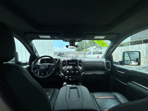 Used 2020 GMC Sierra 2500 AT4 w/ AT4 Premium Package AWD/4WD image 13
