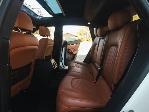 Used 2022 Maserati Levante GT image 25