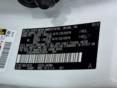 Used 2022 Toyota Highlander XLE AWD/4WD image 37