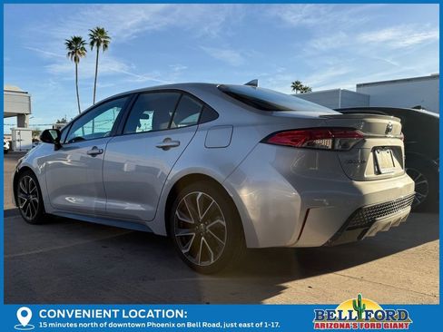 Used 2020 Toyota Corolla SE image 3