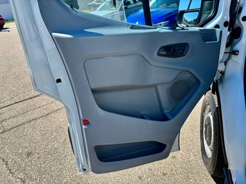 Used 2016 Ford Transit 250 148 Medium Roof image 10