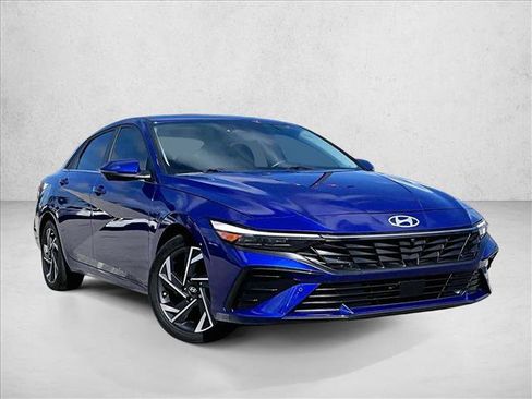 Used 2024 Hyundai Elantra Limited FWD image 11