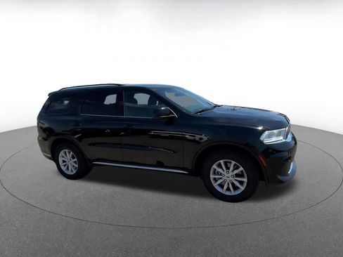 Used 2024 Dodge Durango SXT image 2