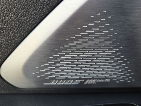 New 2026 GMC Acadia Denali Ultimate w/ LPO, Floor Liner Package image 15