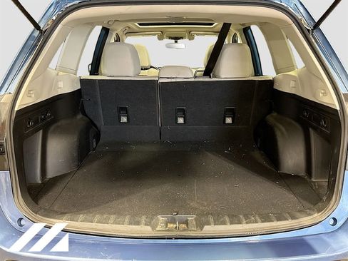 Used 2019 Subaru Forester Premium w/ All-Weather Package AWD/4WD image 27