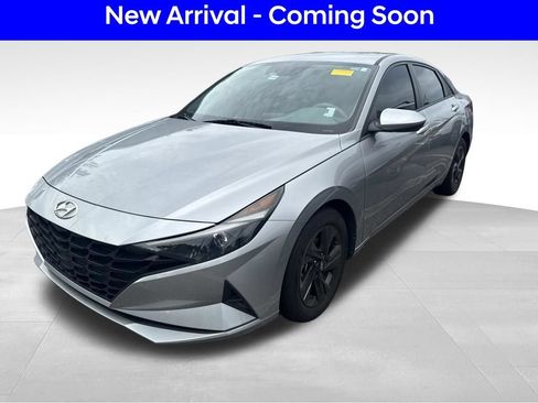Certified 2022 Hyundai Elantra SEL FWD image 1