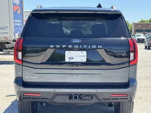 Certified 2025 Ford Expedition Active image 5