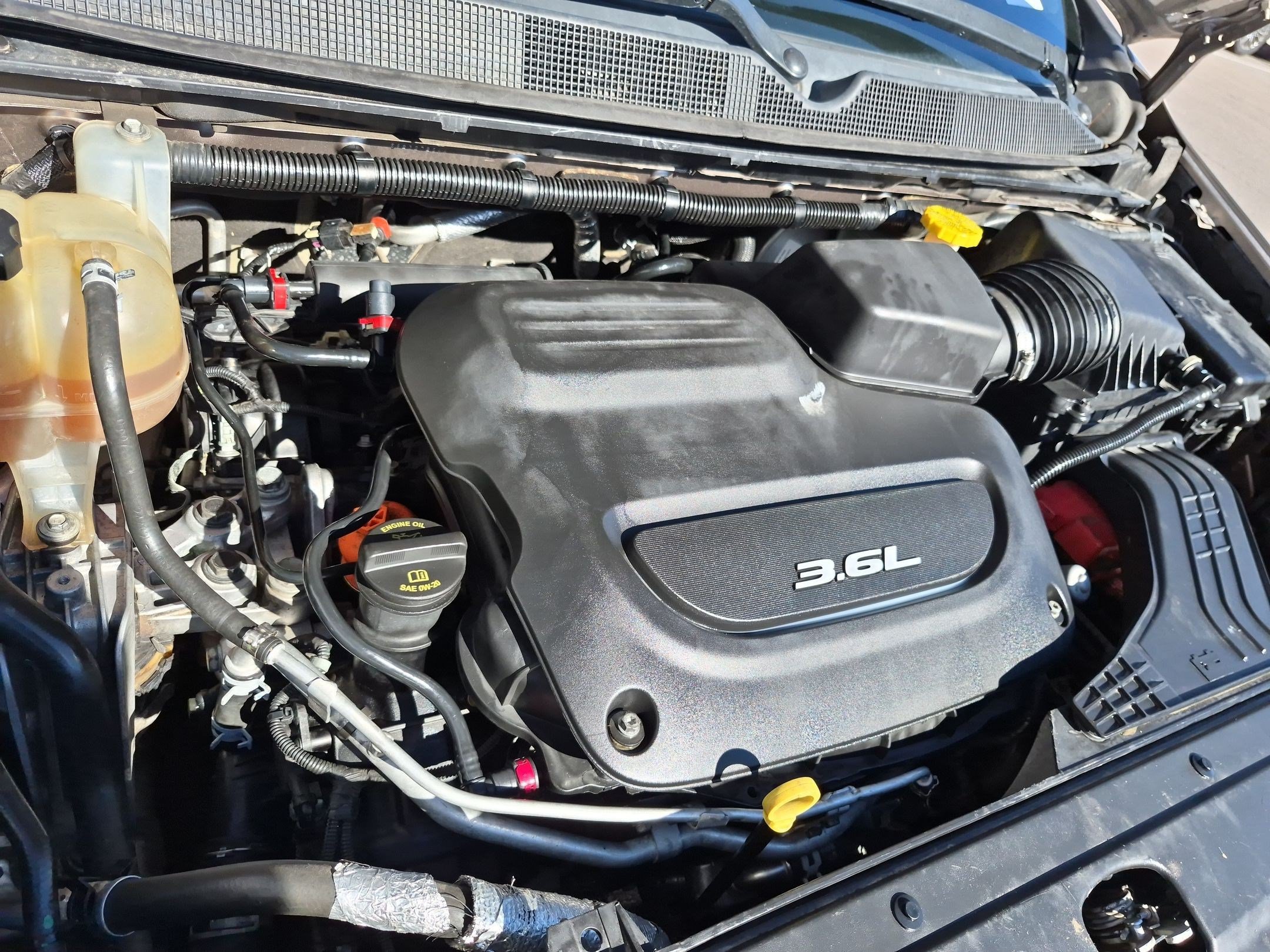 Used 2017 Chrysler Pacifica Touring FWD image 35