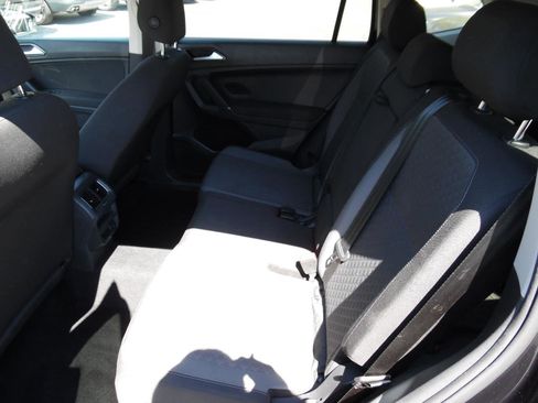 Used 2018 Volkswagen Tiguan S image 18