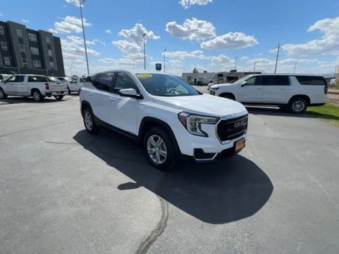 Used 2024 GMC Terrain SLE AWD/4WD image 2