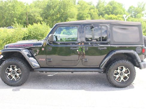 Used 2018 Jeep Wrangler Unlimited Rubicon w/ Cold Weather Group image 4