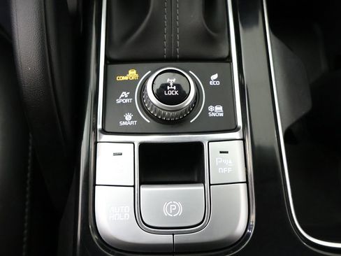 Used 2022 Kia Telluride LX image 51