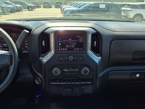 Used 2024 Chevrolet Silverado 1500 Custom image 8