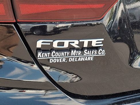 Used 2023 Kia Forte LXS w/ LXS Technology Package FWD image 32