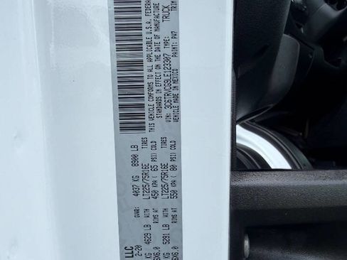 Used 2020 RAM ProMaster 2500 w/ Premium Appearance Group FWD image 32