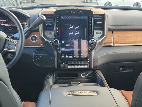 Used 2024 RAM 2500 Laramie Longhorn image 15