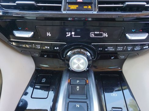 Used 2023 Acura MDX SH-AWD image 12