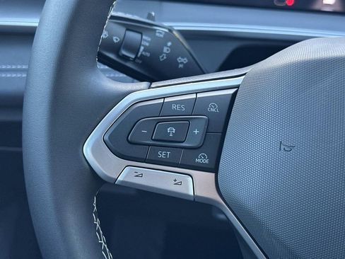 New 2026 Volkswagen Tiguan SE FWD image 13
