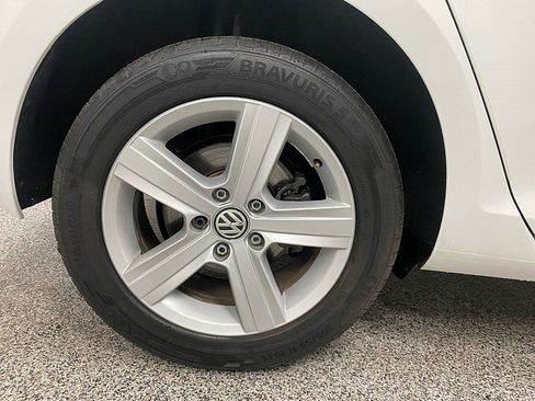 Used 2017 Volkswagen Golf Wolfsburg Edition image 26