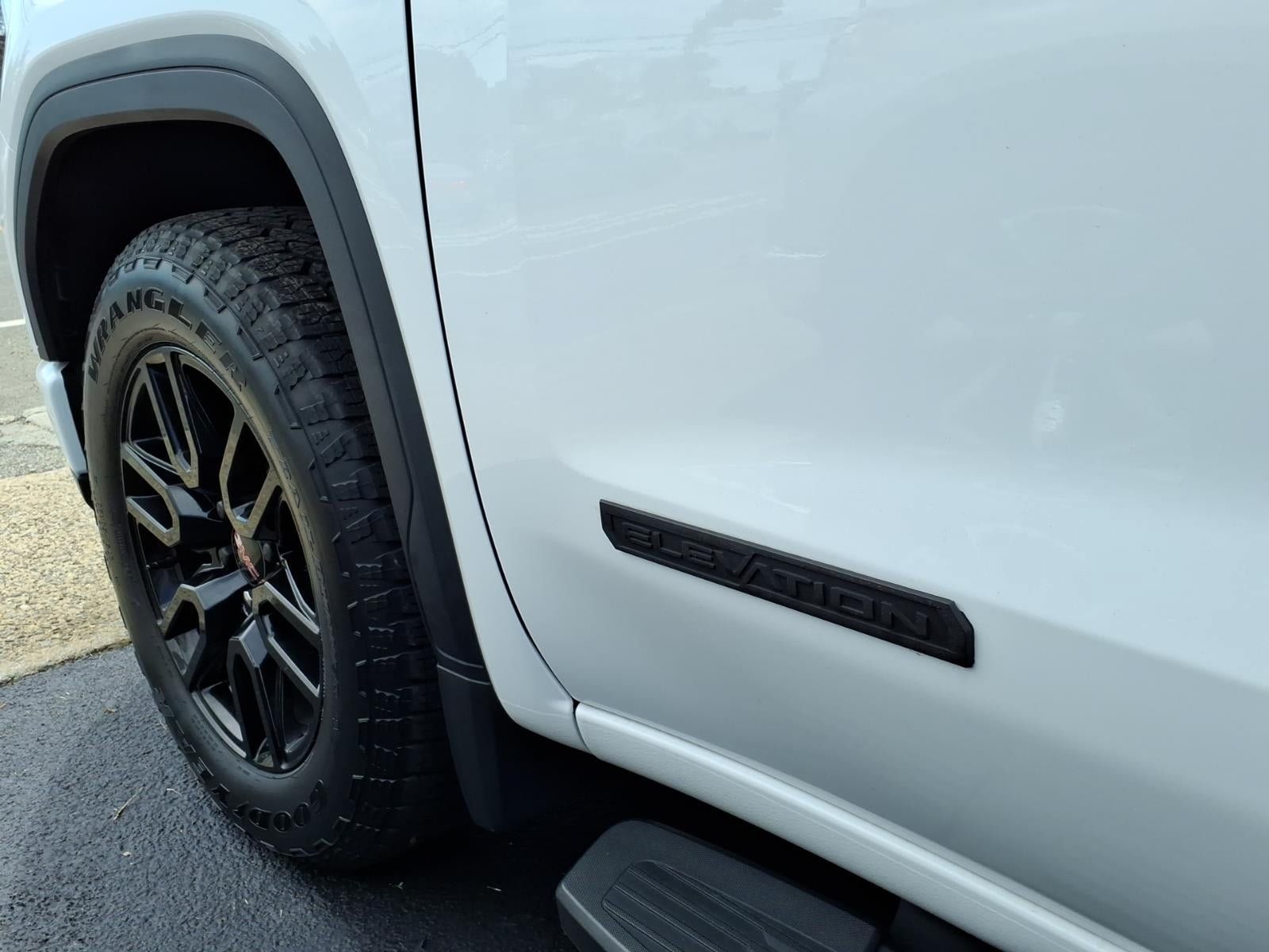 Certified 2023 GMC Sierra 1500 Elevation w/ X31 Off-Road Package AWD/4WD image 11