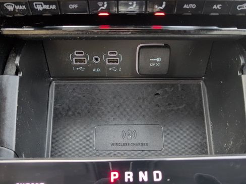 Used 2023 Jeep Grand Cherokee Limited w/ Luxury Tech Group II image 34