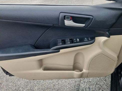 Used 2014 Toyota Camry FWD image 21