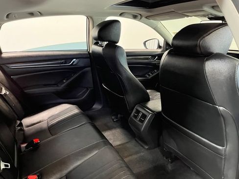 Used 2019 Honda Accord Touring image 14