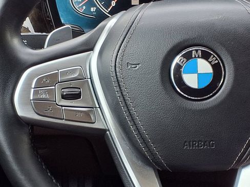 Used 2018 BMW 740i RWD image 18