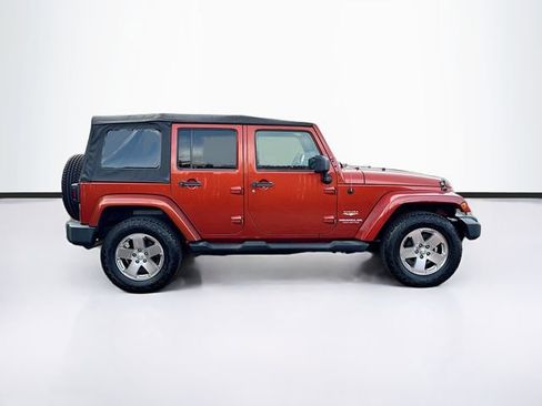 Used 2009 Jeep Wrangler Unlimited Sahara w/ Dual Top Group image 4