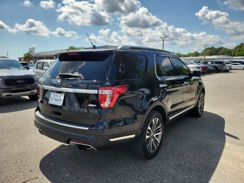 Used 2019 Ford Explorer Platinum AWD/4WD image 3