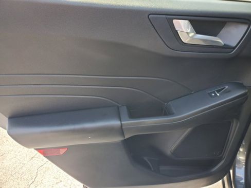 Certified 2022 Ford Escape SEL FWD image 30